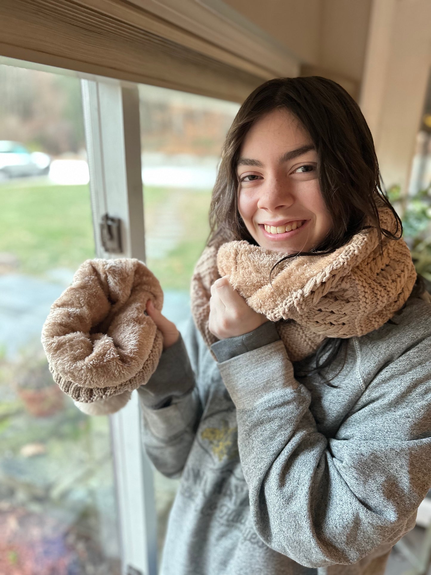 Pom Pom Hat & Scarf Set | Fuzzy Fur Lined | CozyCouture® - Stringspeed