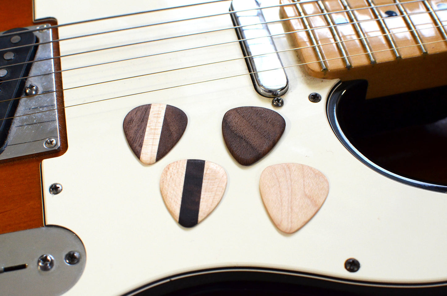 Hardwood Guitar Picks (Set of 4) | EastTone® - Stringspeed